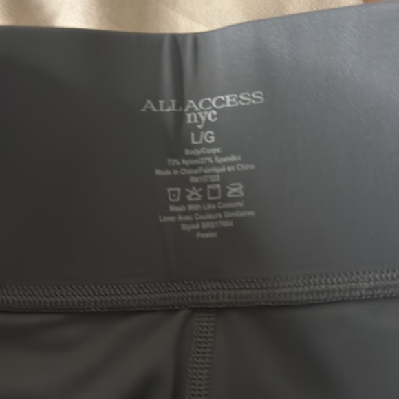 3/$10 All Access NYC Gray Leggings - Picture 3 of 4